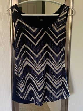 Le Chateau Navy Chevron Print Top
